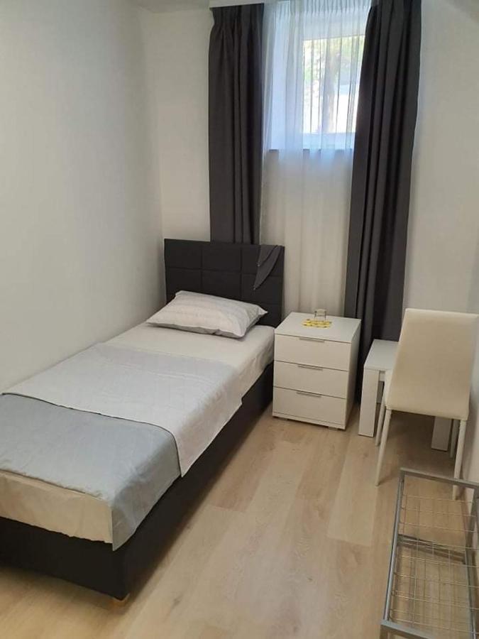 Aldi 1 Apartment Pula Bagian luar foto